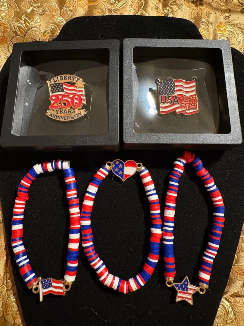 USA 250 Patriotic Gift Set 2 Commemorative Pins 3 Bracelets